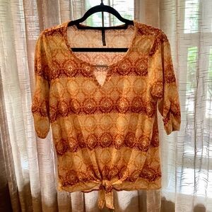 Blecker & McDougal Top SM/MED stretch 3/4 sleeve tie front New